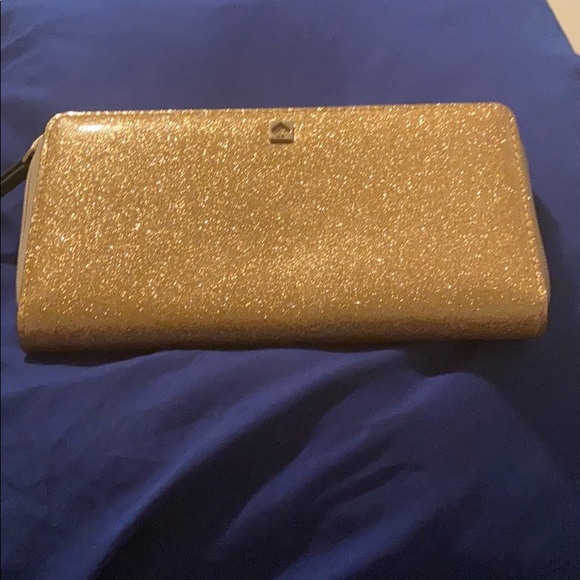 Kate spade wallet with many creative card slots - Picture 1 of 2